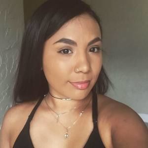 Meet your Posher, Casandra